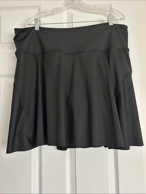 Black Athletic Skirt | Flared Active Skort